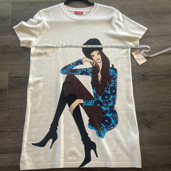 K Derhy long white top, white with vintage model, size OS - Picture 8 of 12